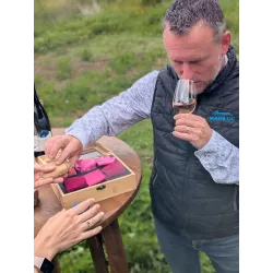 Box Cadeau Duo : Vin, Chocolat & Immersion en Beaujolais